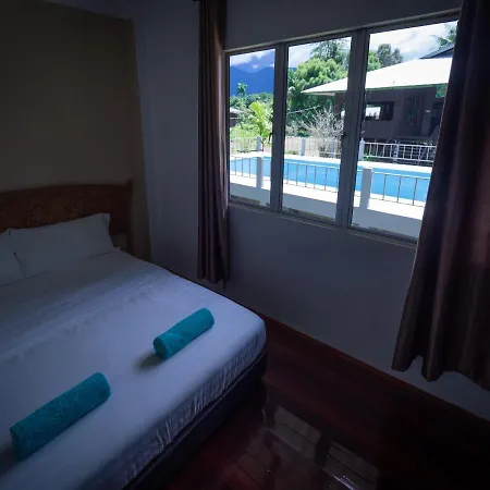 Benarat Lodge Mulu Exterior photo